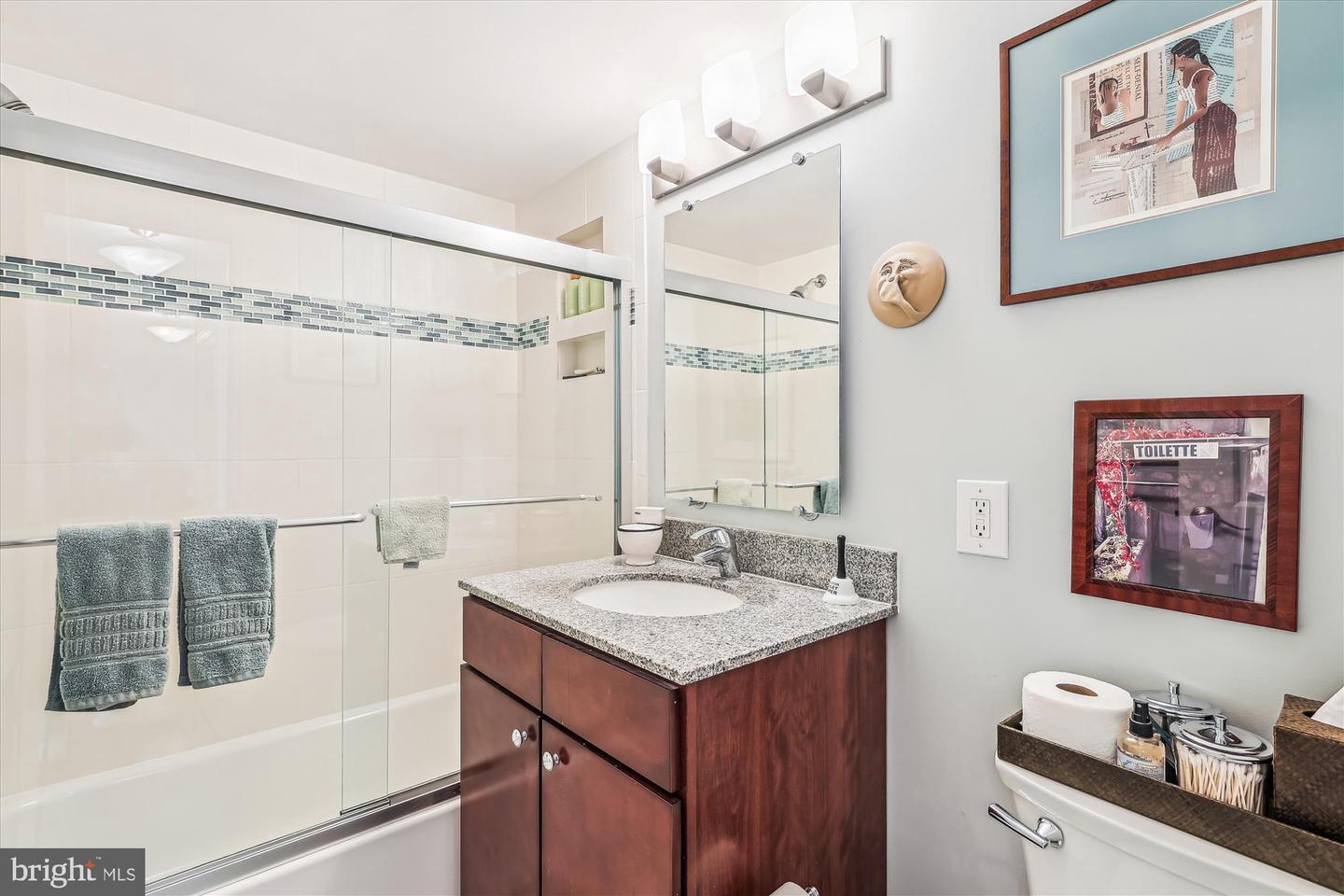 501 SLATERS LN #316, ALEXANDRIA, Virginia 22314, 1 Bedroom Bedrooms, ,1 BathroomBathrooms,Residential,For sale,501 SLATERS LN #316,VAAX2045176 MLS # VAAX2045176