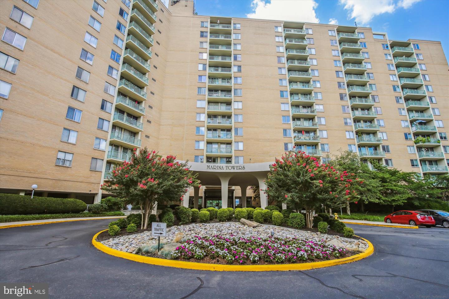 501 SLATERS LN #316, ALEXANDRIA, Virginia 22314, 1 Bedroom Bedrooms, ,1 BathroomBathrooms,Residential,For sale,501 SLATERS LN #316,VAAX2045176 MLS # VAAX2045176