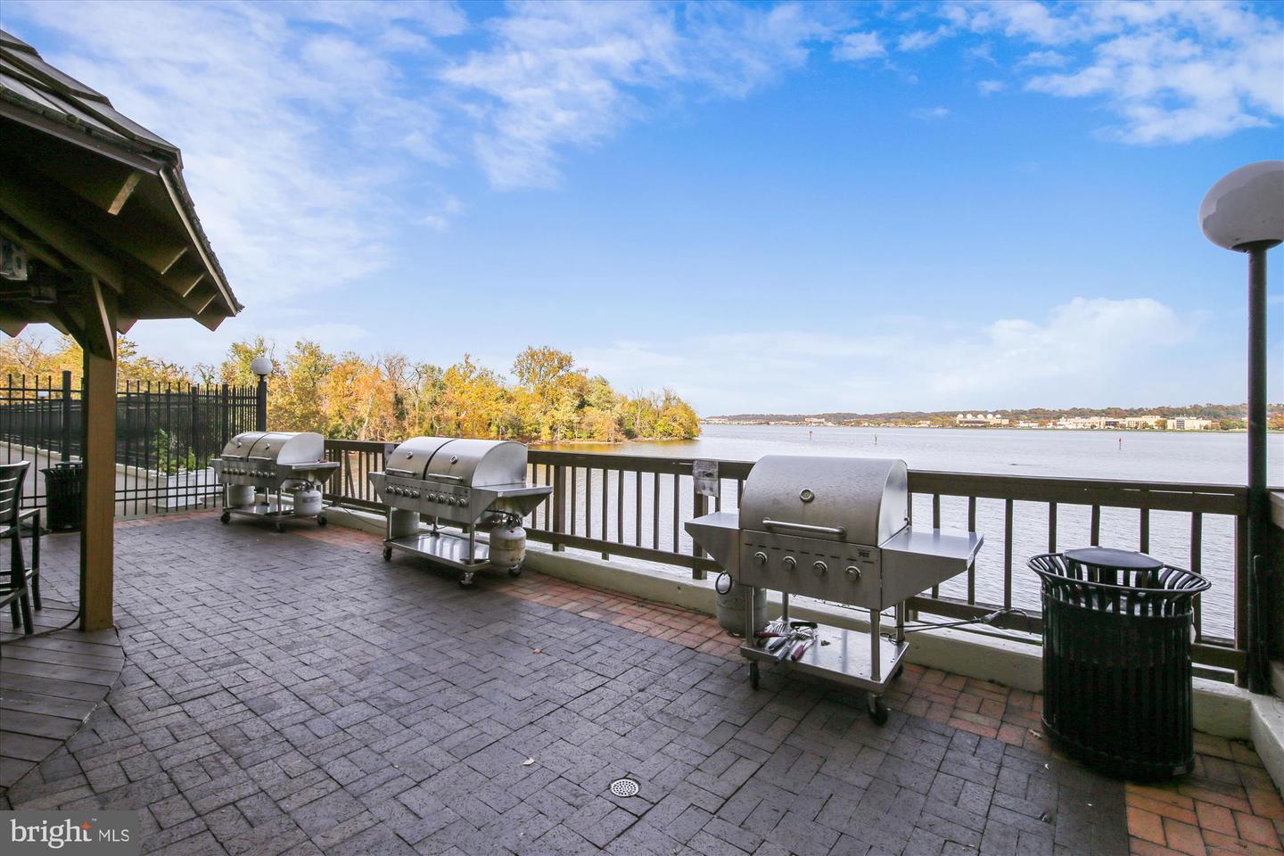 501 SLATERS LN #316, ALEXANDRIA, Virginia 22314, 1 Bedroom Bedrooms, ,1 BathroomBathrooms,Residential,For sale,501 SLATERS LN #316,VAAX2045176 MLS # VAAX2045176