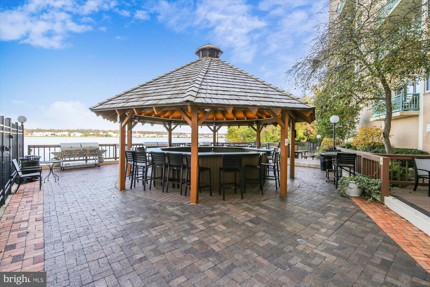 501 SLATERS LN #316, ALEXANDRIA, Virginia 22314, 1 Bedroom Bedrooms, ,1 BathroomBathrooms,Residential,For sale,501 SLATERS LN #316,VAAX2045176 MLS # VAAX2045176