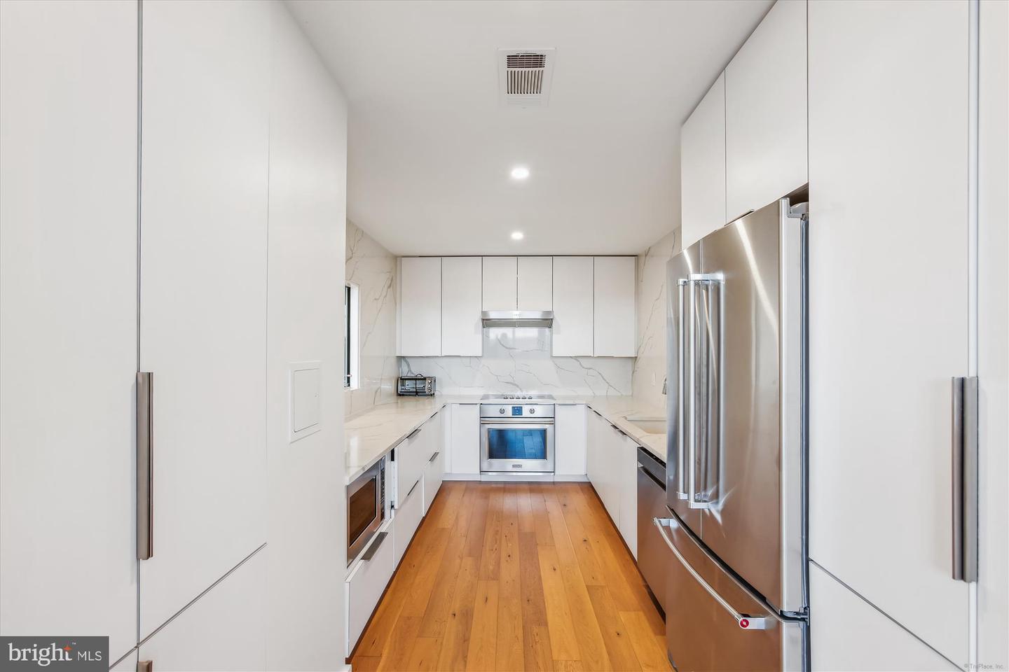 501 SLATERS LN #316, ALEXANDRIA, Virginia 22314, 1 Bedroom Bedrooms, ,1 BathroomBathrooms,Residential,For sale,501 SLATERS LN #316,VAAX2045176 MLS # VAAX2045176