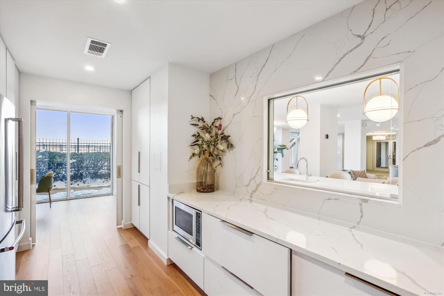 501 SLATERS LN #316, ALEXANDRIA, Virginia 22314, 1 Bedroom Bedrooms, ,1 BathroomBathrooms,Residential,For sale,501 SLATERS LN #316,VAAX2045176 MLS # VAAX2045176