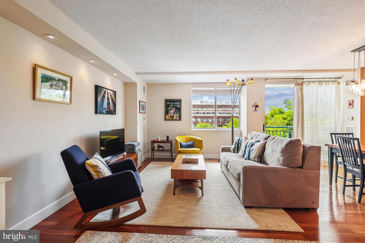 501 SLATERS LN #316, ALEXANDRIA, Virginia 22314, 1 Bedroom Bedrooms, ,1 BathroomBathrooms,Residential,For sale,501 SLATERS LN #316,VAAX2045176 MLS # VAAX2045176
