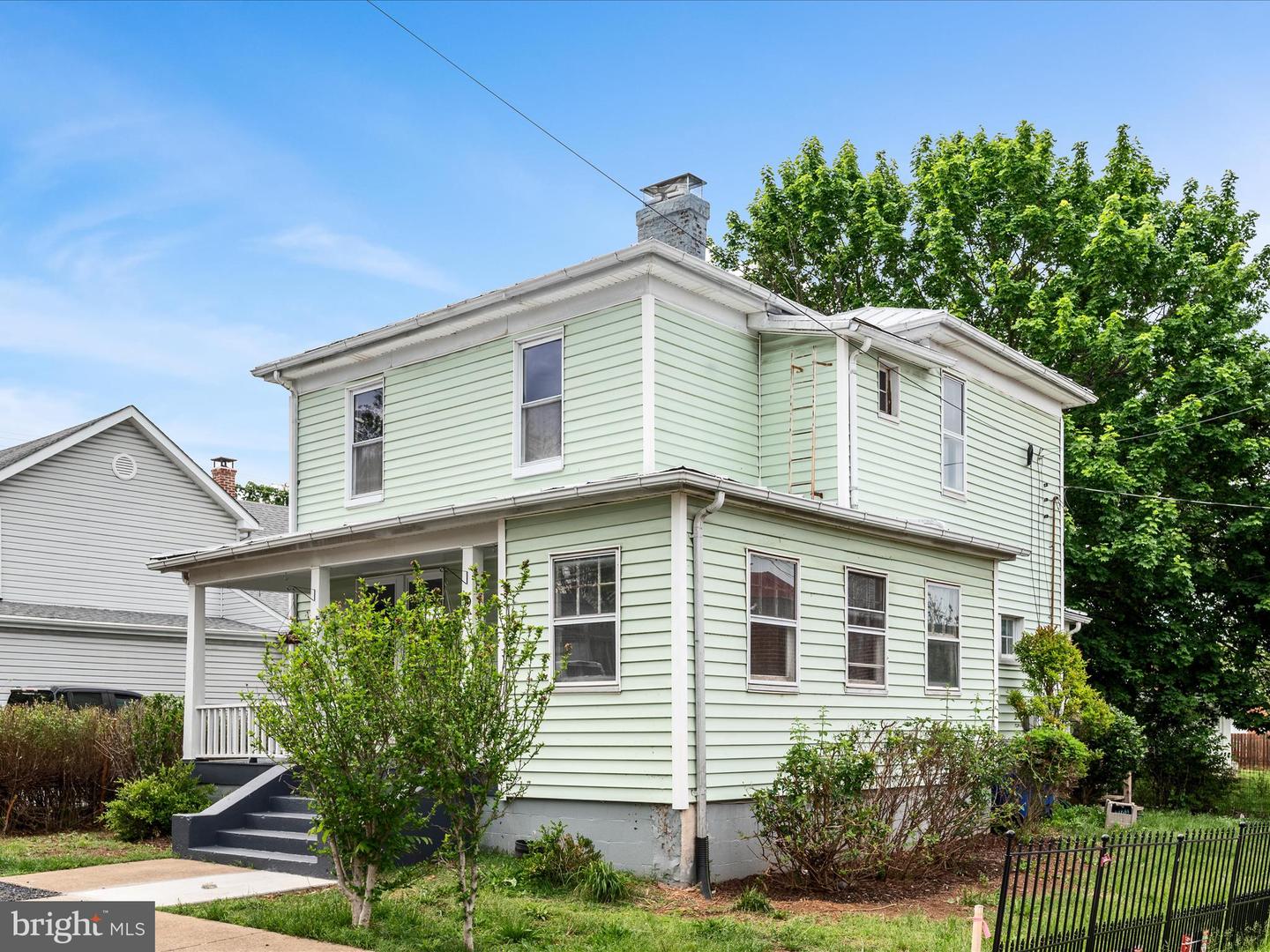 19 W JACKSON ST, FRONT ROYAL, Virginia 22630, 3 Bedrooms Bedrooms, ,1 BathroomBathrooms,Residential,For sale,19 W JACKSON ST,VAWR2011116 MLS # VAWR2011116