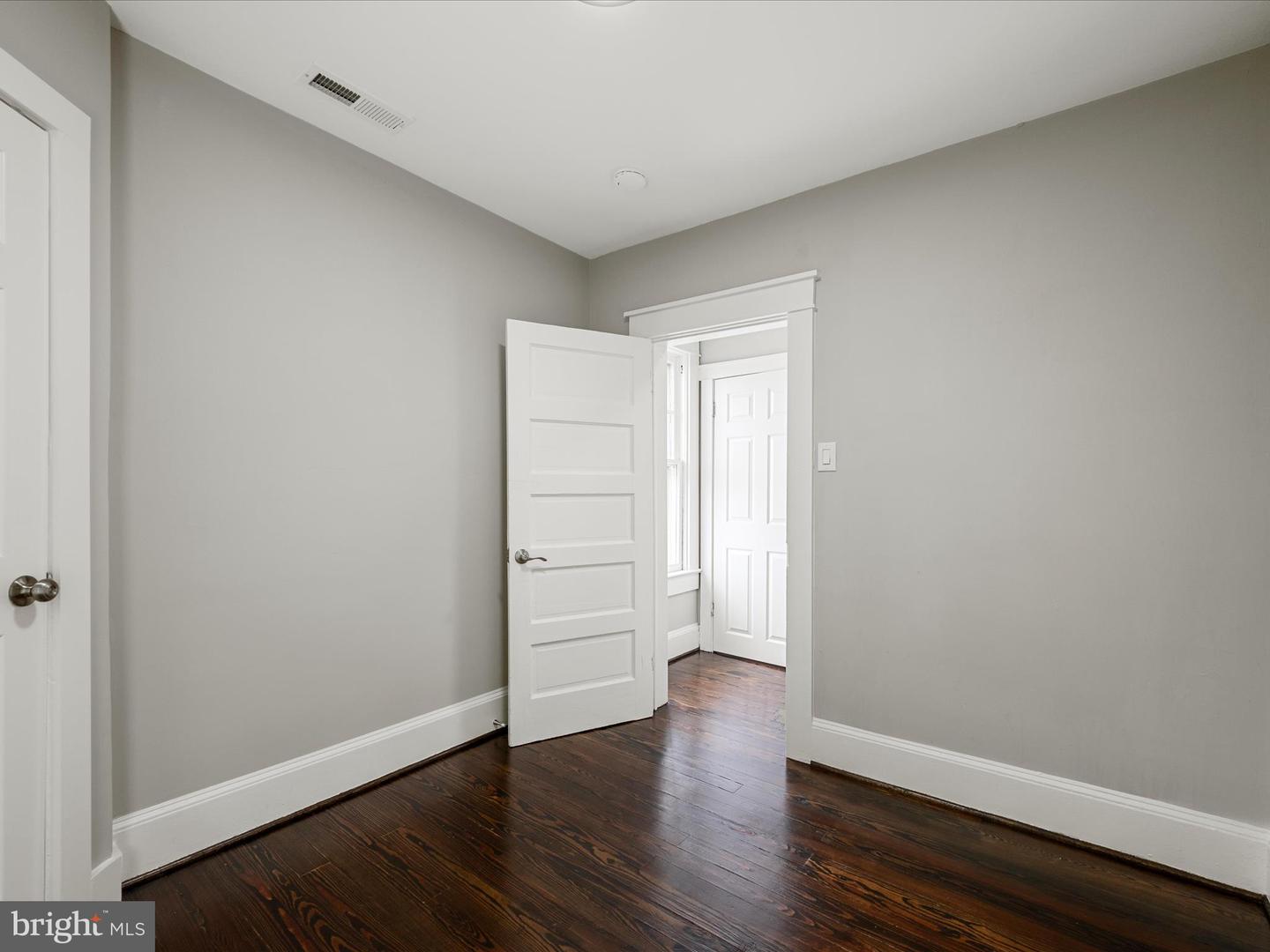 19 W JACKSON ST, FRONT ROYAL, Virginia 22630, 3 Bedrooms Bedrooms, ,1 BathroomBathrooms,Residential,For sale,19 W JACKSON ST,VAWR2011116 MLS # VAWR2011116