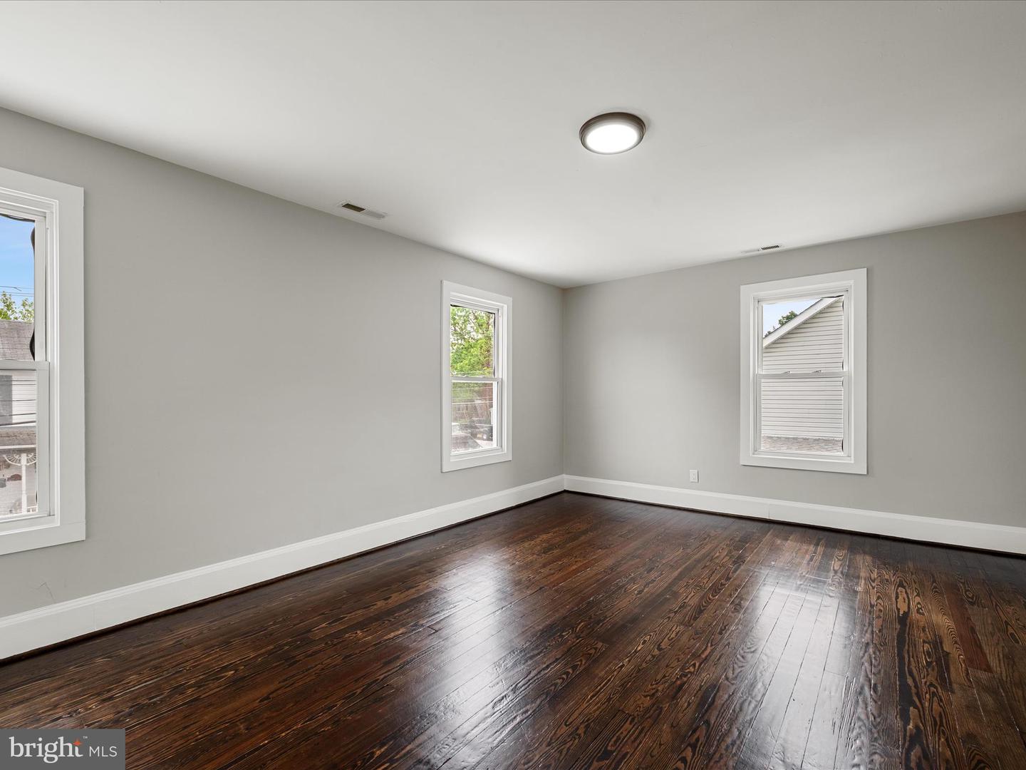 19 W JACKSON ST, FRONT ROYAL, Virginia 22630, 3 Bedrooms Bedrooms, ,1 BathroomBathrooms,Residential,For sale,19 W JACKSON ST,VAWR2011116 MLS # VAWR2011116