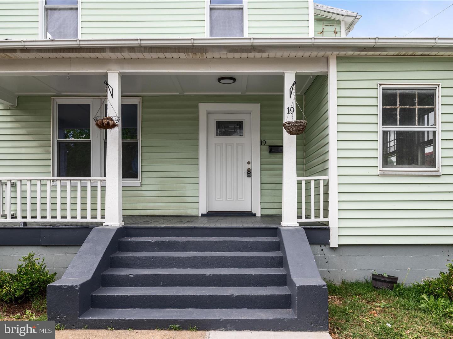 19 W JACKSON ST, FRONT ROYAL, Virginia 22630, 3 Bedrooms Bedrooms, ,1 BathroomBathrooms,Residential,For sale,19 W JACKSON ST,VAWR2011116 MLS # VAWR2011116