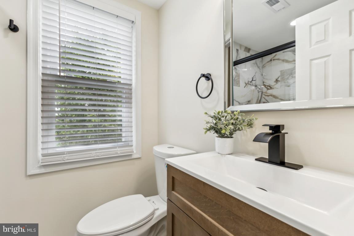 210 TENNESSEE AVE, ALEXANDRIA, Virginia 22305, 3 Bedrooms Bedrooms, ,2 BathroomsBathrooms,Residential,For sale,210 TENNESSEE AVE,VAAX2045256 MLS # VAAX2045256