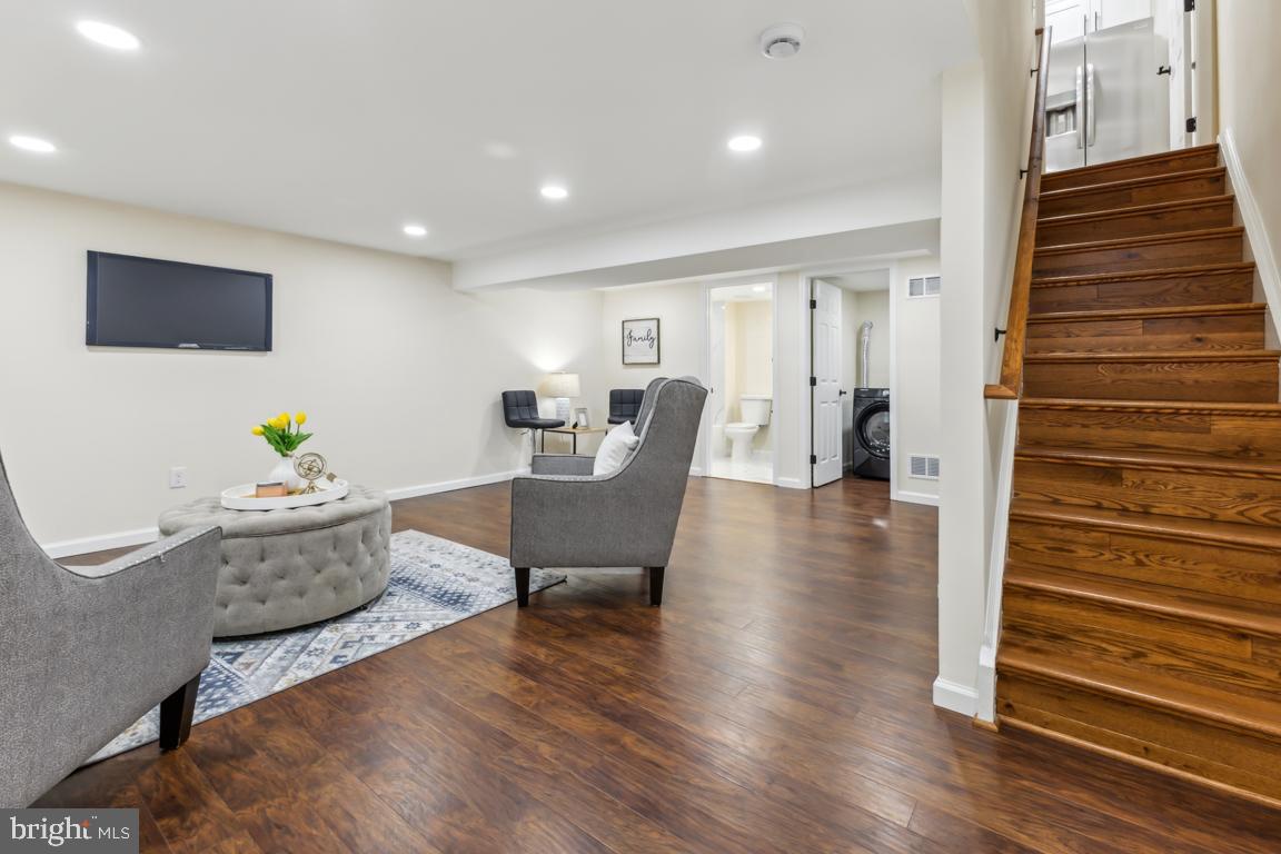 210 TENNESSEE AVE, ALEXANDRIA, Virginia 22305, 3 Bedrooms Bedrooms, ,2 BathroomsBathrooms,Residential,For sale,210 TENNESSEE AVE,VAAX2045256 MLS # VAAX2045256