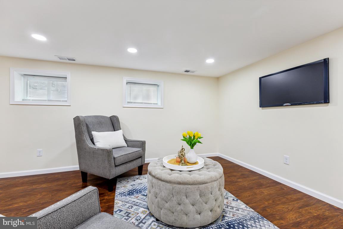 210 TENNESSEE AVE, ALEXANDRIA, Virginia 22305, 3 Bedrooms Bedrooms, ,2 BathroomsBathrooms,Residential,For sale,210 TENNESSEE AVE,VAAX2045256 MLS # VAAX2045256