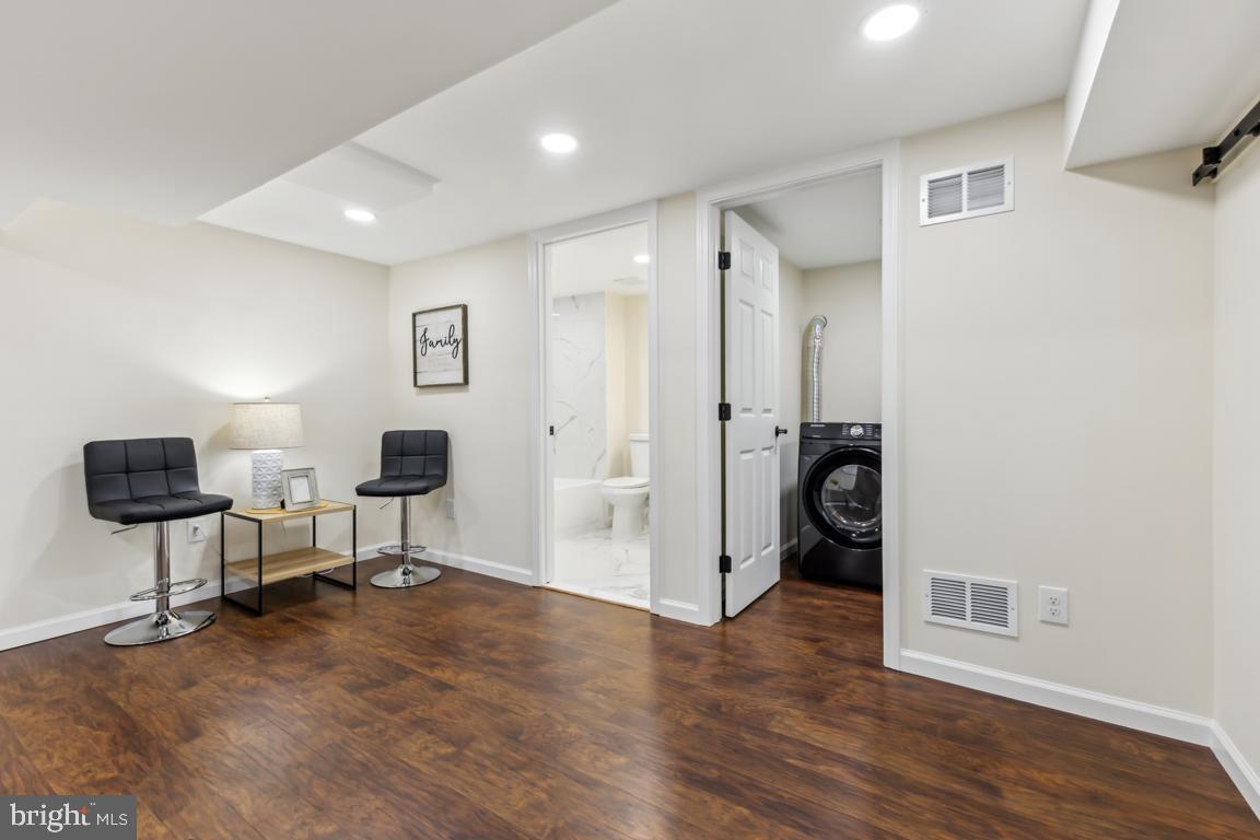 210 TENNESSEE AVE, ALEXANDRIA, Virginia 22305, 3 Bedrooms Bedrooms, ,2 BathroomsBathrooms,Residential,For sale,210 TENNESSEE AVE,VAAX2045256 MLS # VAAX2045256