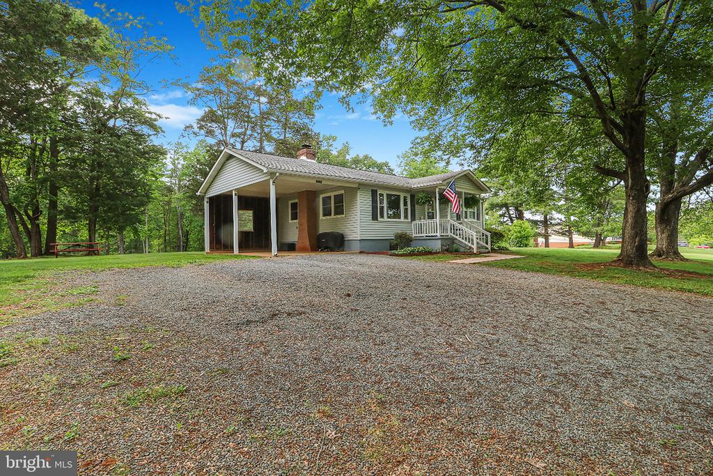 9576 DEER HOLLOW LANE, WARRENTON, Virginia 20186, 2 Bedrooms Bedrooms, ,1 BathroomBathrooms,Residential,9576 DEER HOLLOW LANE,VAFQ2016528 MLS # VAFQ2016528