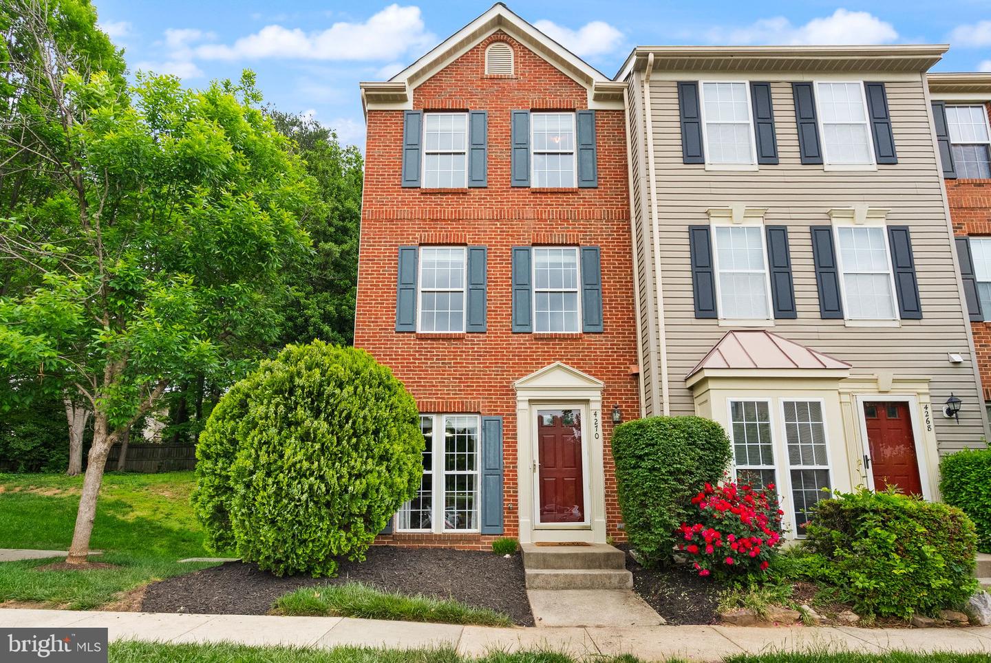 4270 WHEELED CAISSON SQ, FAIRFAX, Virginia 22033, 2 Bedrooms Bedrooms, ,2 BathroomsBathrooms,Residential,For sale,4270 WHEELED CAISSON SQ,VAFX2240546 MLS # VAFX2240546