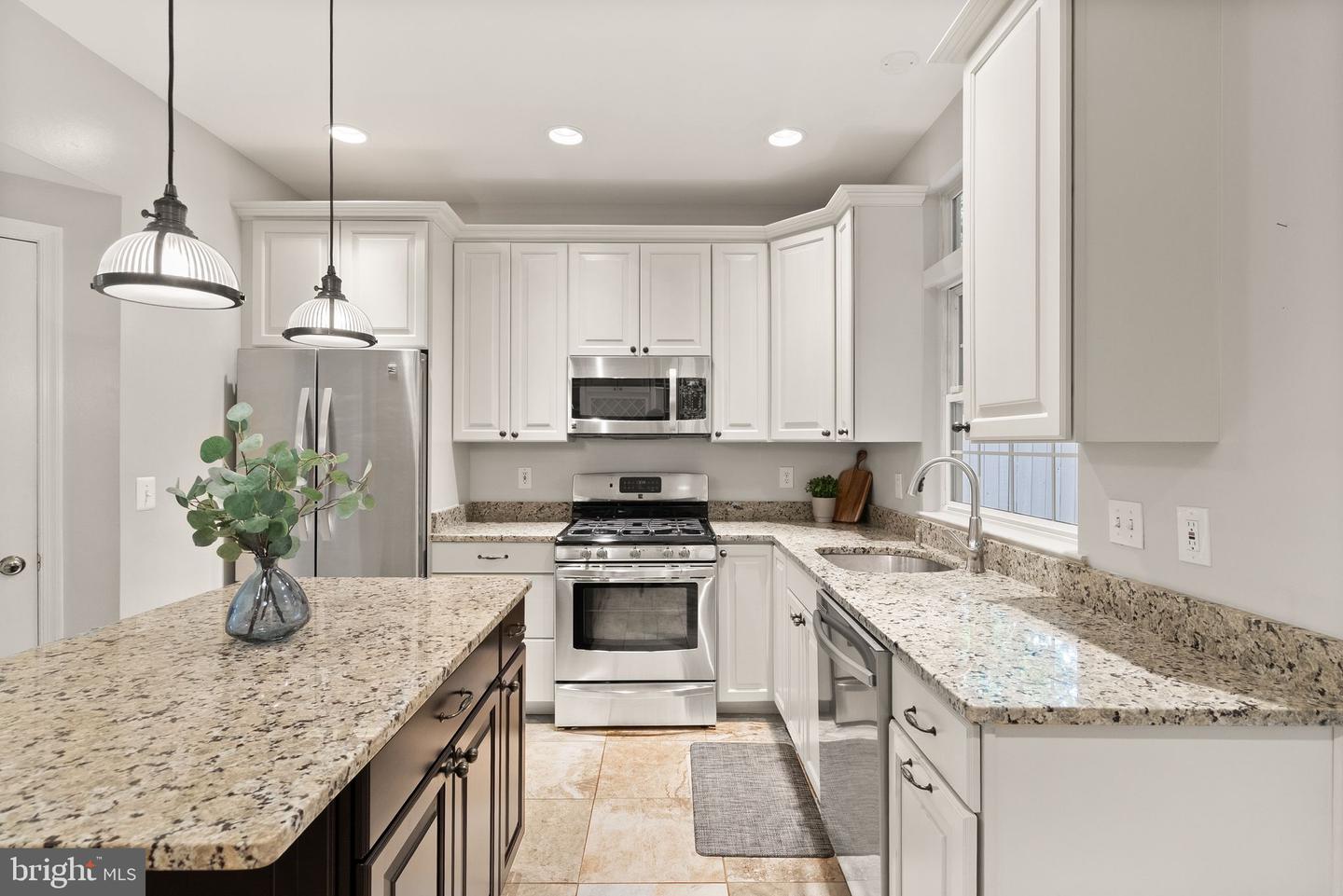 4270 WHEELED CAISSON SQ, FAIRFAX, Virginia 22033, 2 Bedrooms Bedrooms, ,2 BathroomsBathrooms,Residential,For sale,4270 WHEELED CAISSON SQ,VAFX2240546 MLS # VAFX2240546