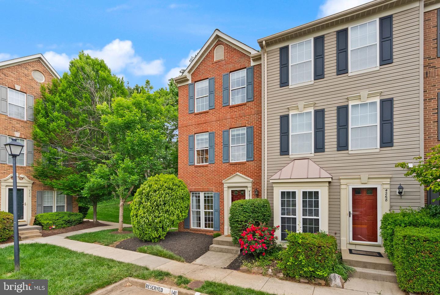 4270 WHEELED CAISSON SQ, FAIRFAX, Virginia 22033, 2 Bedrooms Bedrooms, ,2 BathroomsBathrooms,Residential,For sale,4270 WHEELED CAISSON SQ,VAFX2240546 MLS # VAFX2240546
