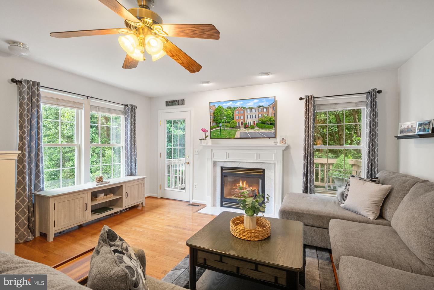 4270 WHEELED CAISSON SQ, FAIRFAX, Virginia 22033, 2 Bedrooms Bedrooms, ,2 BathroomsBathrooms,Residential,For sale,4270 WHEELED CAISSON SQ,VAFX2240546 MLS # VAFX2240546