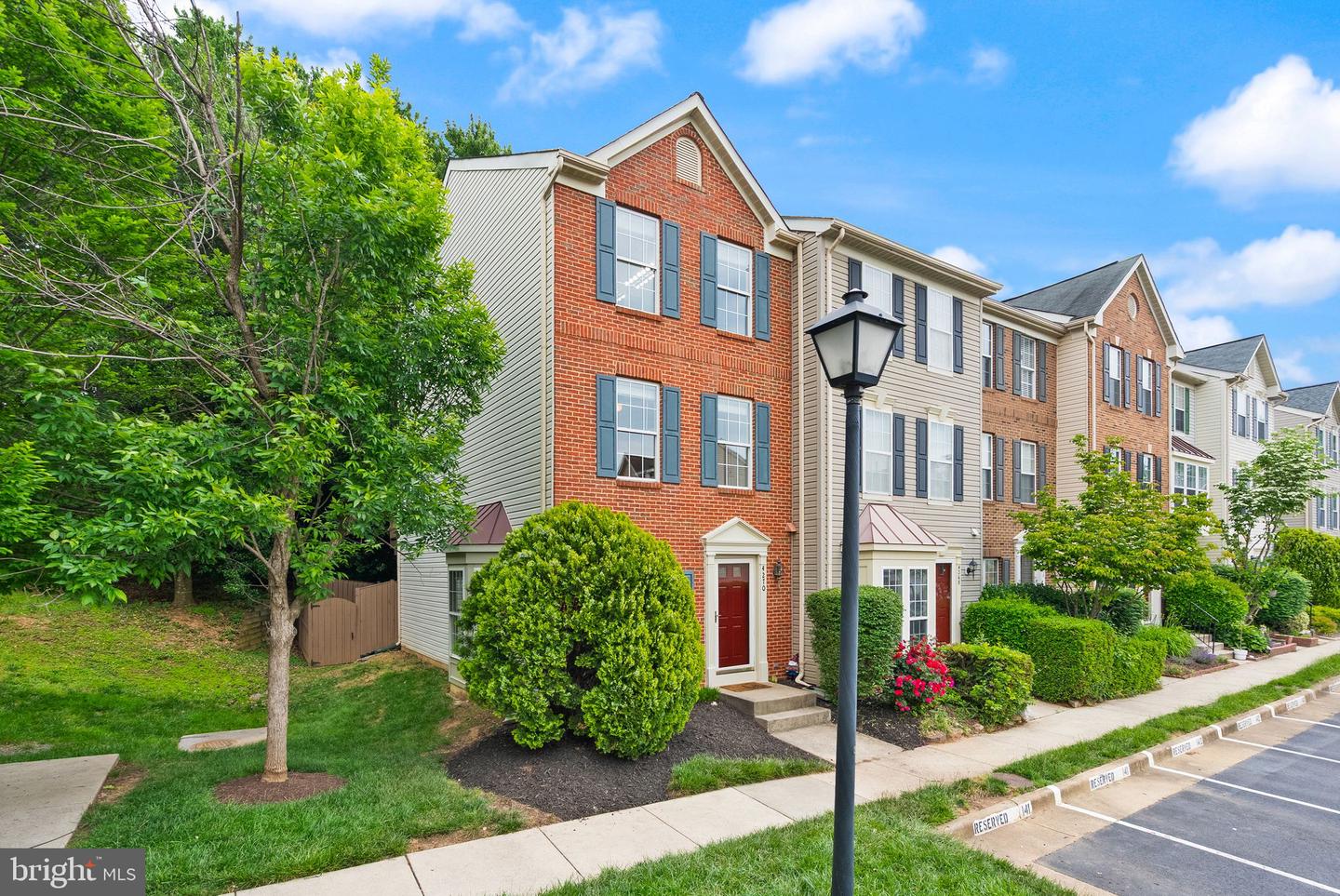 4270 WHEELED CAISSON SQ, FAIRFAX, Virginia 22033, 2 Bedrooms Bedrooms, ,2 BathroomsBathrooms,Residential,For sale,4270 WHEELED CAISSON SQ,VAFX2240546 MLS # VAFX2240546