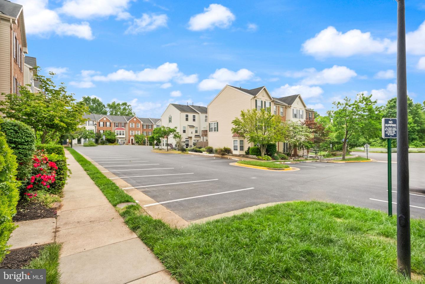 4270 WHEELED CAISSON SQ, FAIRFAX, Virginia 22033, 2 Bedrooms Bedrooms, ,2 BathroomsBathrooms,Residential,For sale,4270 WHEELED CAISSON SQ,VAFX2240546 MLS # VAFX2240546