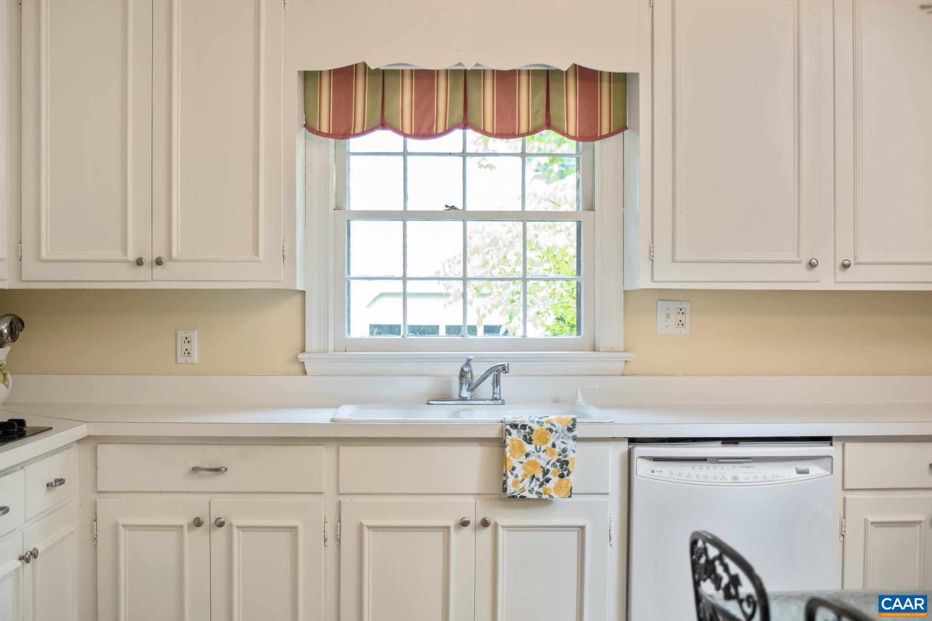 2509 NORTHFIELD RD, CHARLOTTESVILLE, Virginia 22901, 5 Bedrooms Bedrooms, ,3 BathroomsBathrooms,Residential,2509 NORTHFIELD RD,664446 MLS # 664446