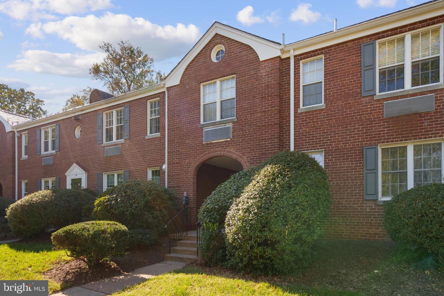 20 AUBURN CT #B, ALEXANDRIA, Virginia 22305, 1 Bedroom Bedrooms, ,1 BathroomBathrooms,Residential,For sale,20 AUBURN CT #B,VAAX2045342 MLS # VAAX2045342