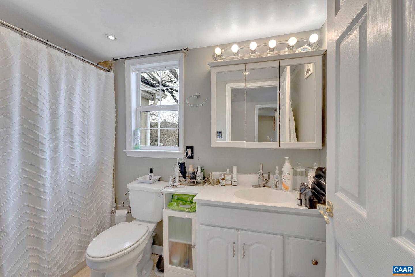 922 MONTICELLO AVE, CHARLOTTESVILLE, Virginia 22902, 2 Bedrooms Bedrooms, ,2 BathroomsBathrooms,Residential,For sale,922 MONTICELLO AVE,664514 MLS # 664514