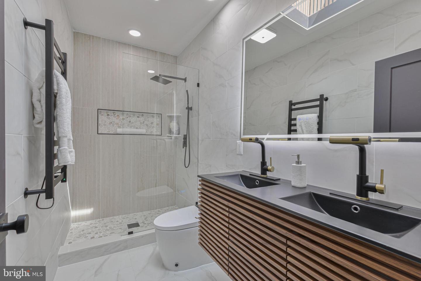 6007 4TH ST NW, WASHINGTON, District Of Columbia 20011, 4 Bedrooms Bedrooms, ,2 BathroomsBathrooms,Residential,For sale,6007 4TH ST NW,DCDC2200602 MLS # DCDC2200602