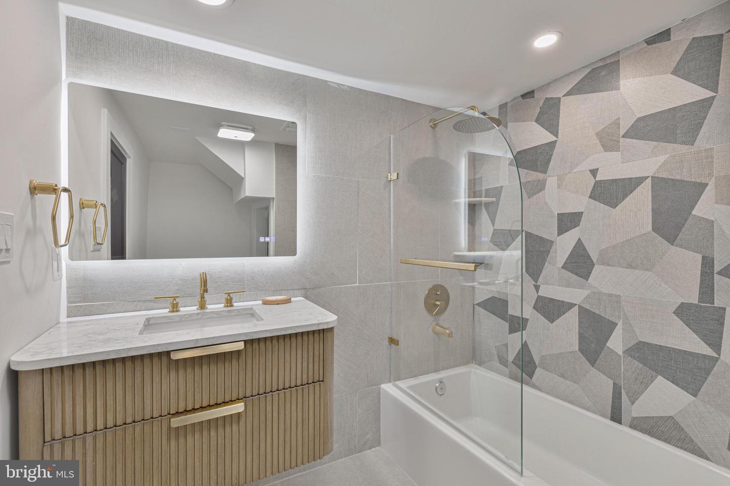 6007 4TH ST NW, WASHINGTON, District Of Columbia 20011, 4 Bedrooms Bedrooms, ,2 BathroomsBathrooms,Residential,For sale,6007 4TH ST NW,DCDC2200602 MLS # DCDC2200602