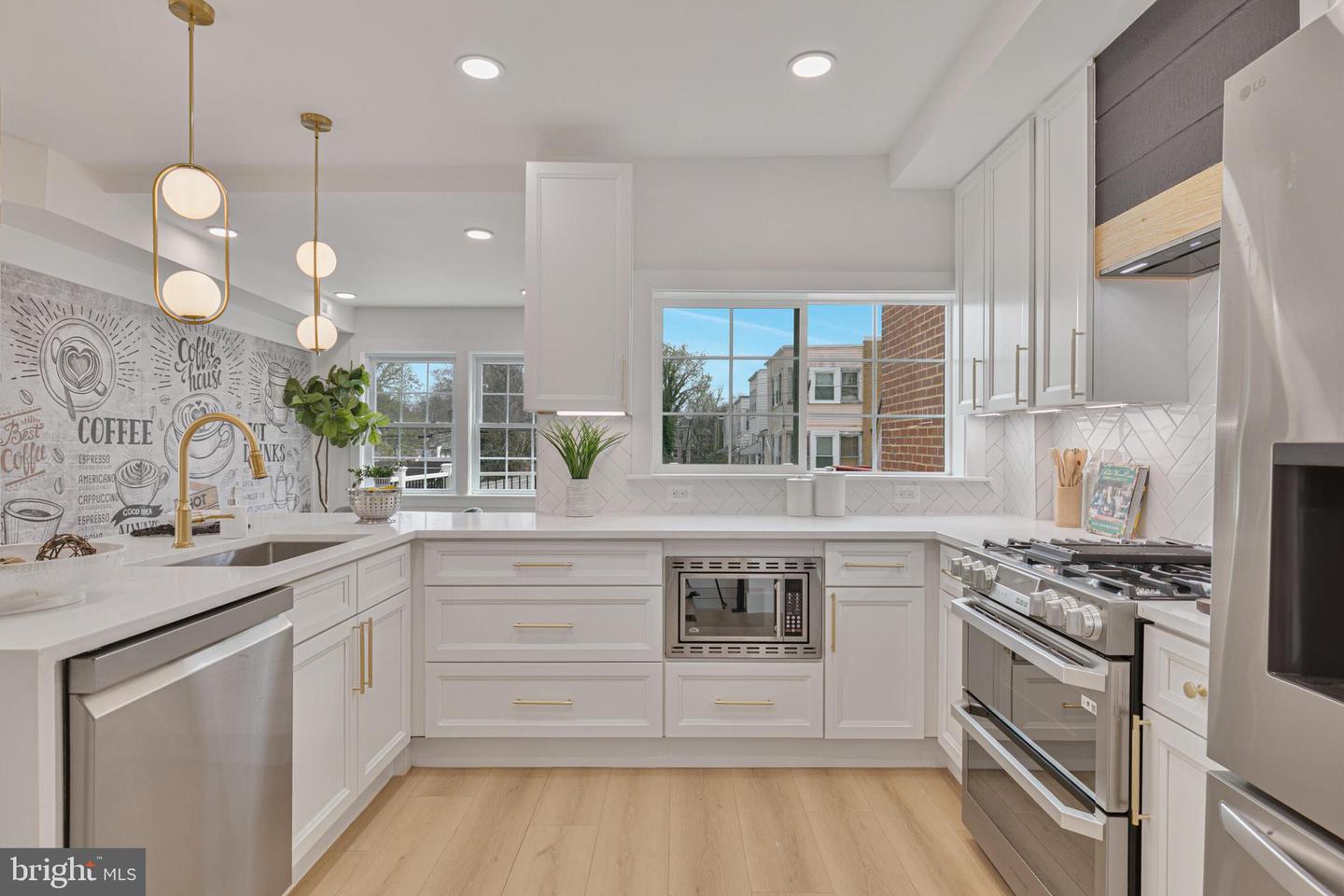 6007 4TH ST NW, WASHINGTON, District Of Columbia 20011, 4 Bedrooms Bedrooms, ,2 BathroomsBathrooms,Residential,For sale,6007 4TH ST NW,DCDC2200602 MLS # DCDC2200602