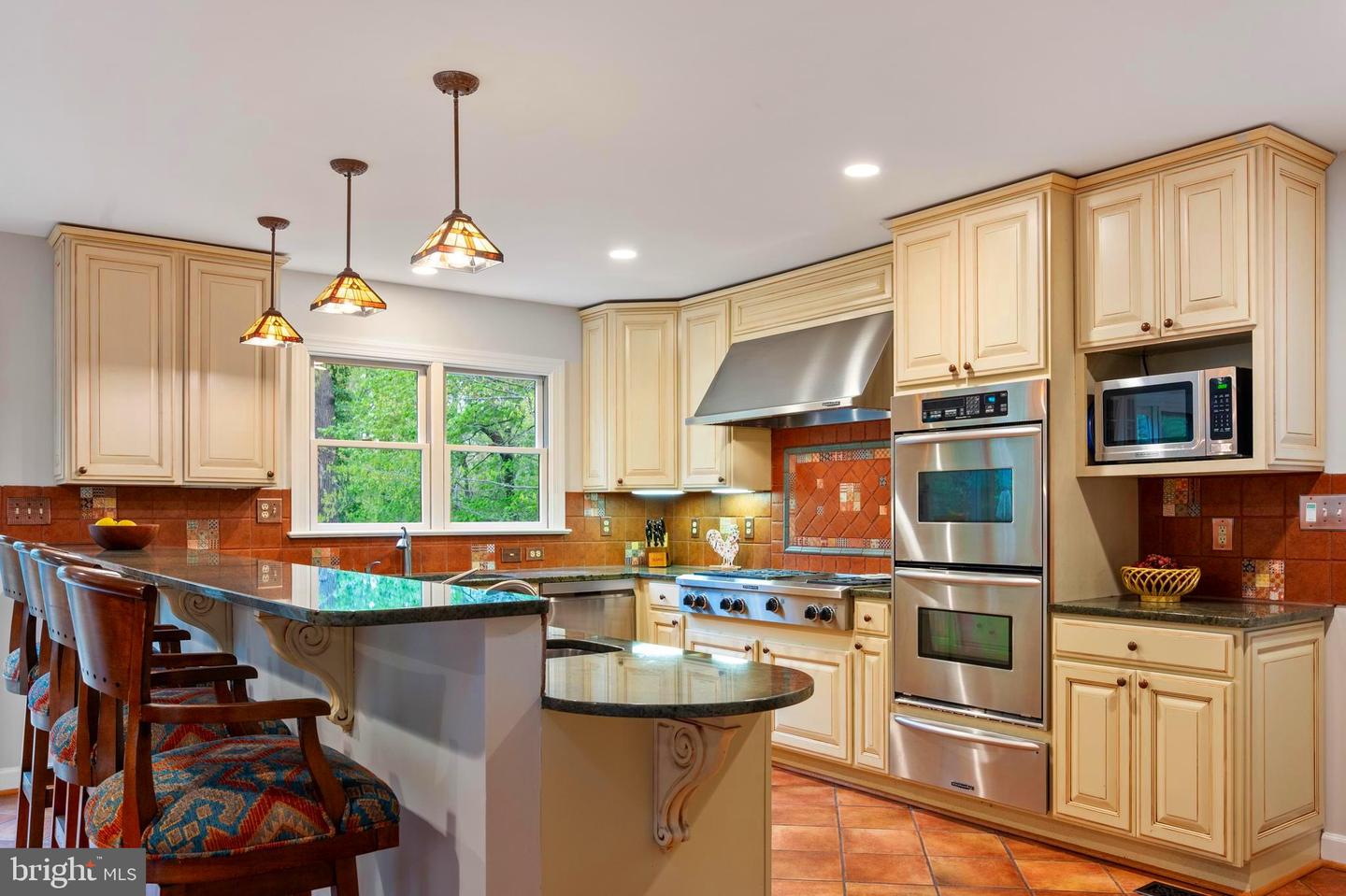 902 EMERALD DR, ALEXANDRIA, Virginia 22308, 7 Bedrooms Bedrooms, ,5 BathroomsBathrooms,Residential,For sale,902 EMERALD DR,VAFX2240884 MLS # VAFX2240884