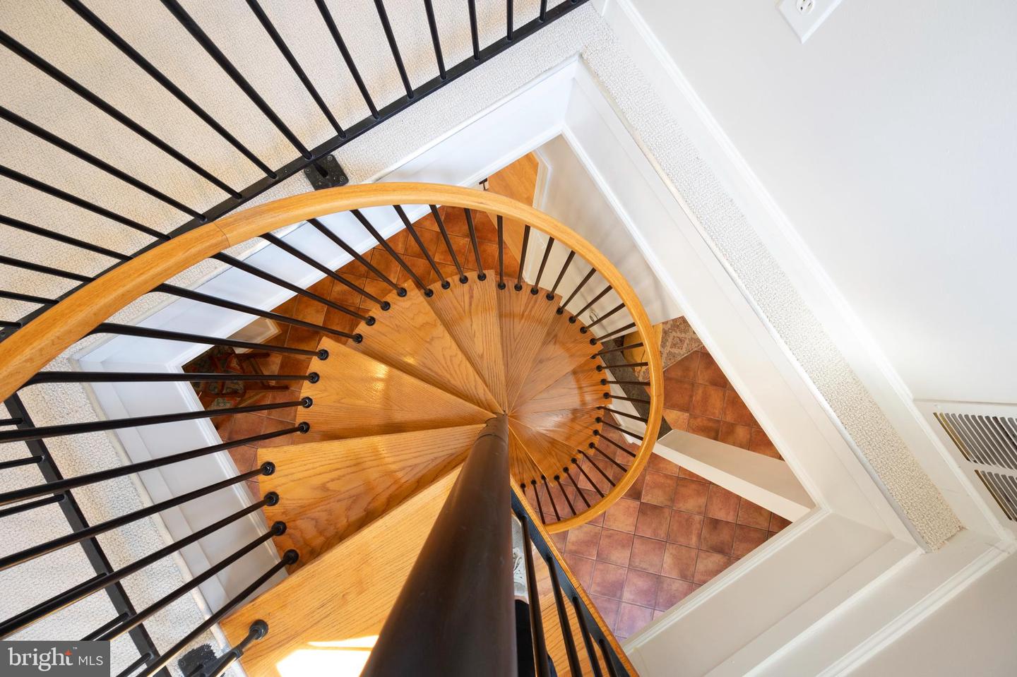 902 EMERALD DR, ALEXANDRIA, Virginia 22308, 7 Bedrooms Bedrooms, ,5 BathroomsBathrooms,Residential,For sale,902 EMERALD DR,VAFX2240884 MLS # VAFX2240884