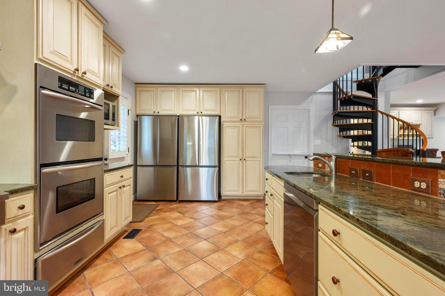 902 EMERALD DR, ALEXANDRIA, Virginia 22308, 7 Bedrooms Bedrooms, ,5 BathroomsBathrooms,Residential,For sale,902 EMERALD DR,VAFX2240884 MLS # VAFX2240884