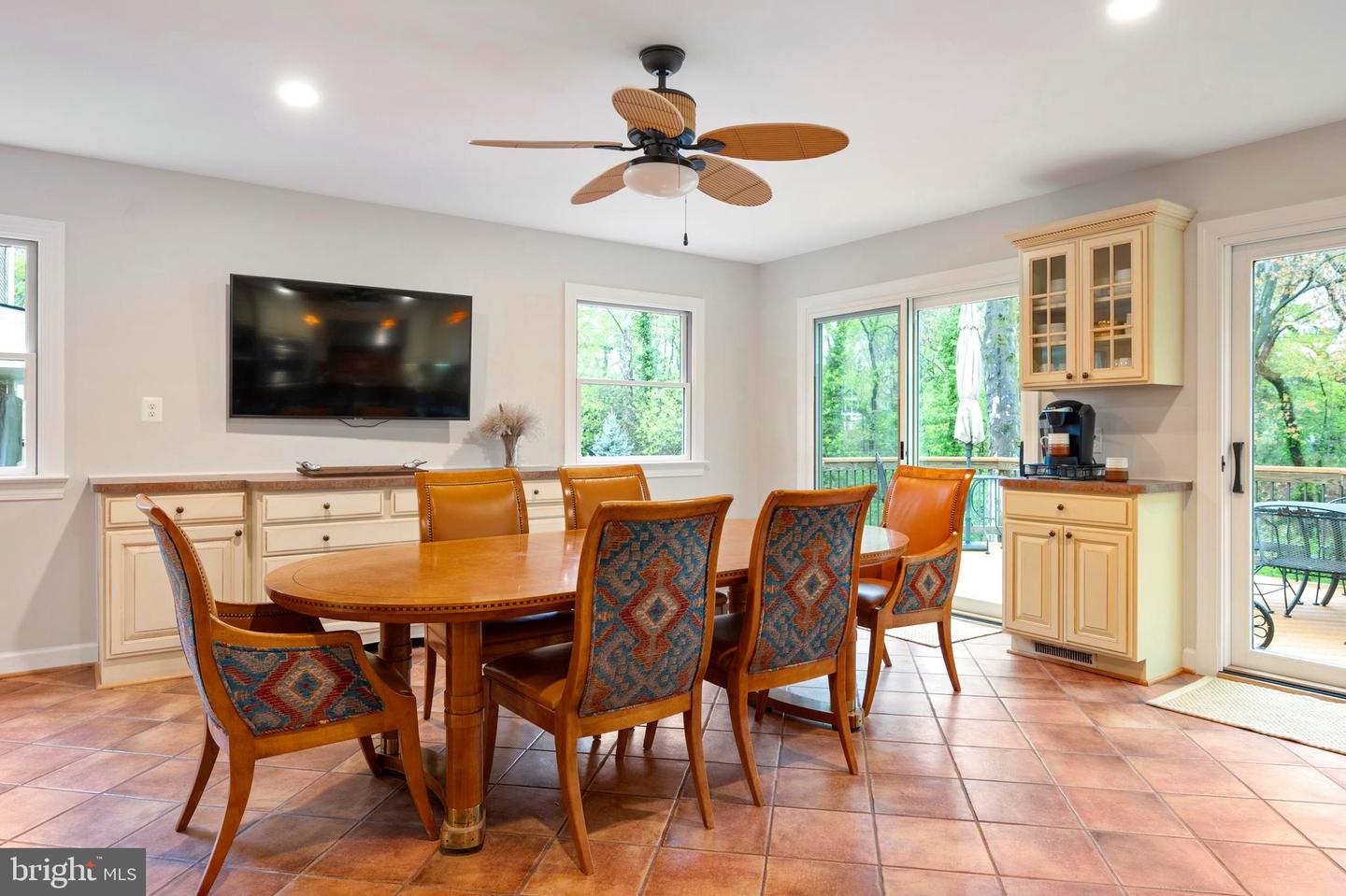 902 EMERALD DR, ALEXANDRIA, Virginia 22308, 7 Bedrooms Bedrooms, ,5 BathroomsBathrooms,Residential,For sale,902 EMERALD DR,VAFX2240884 MLS # VAFX2240884