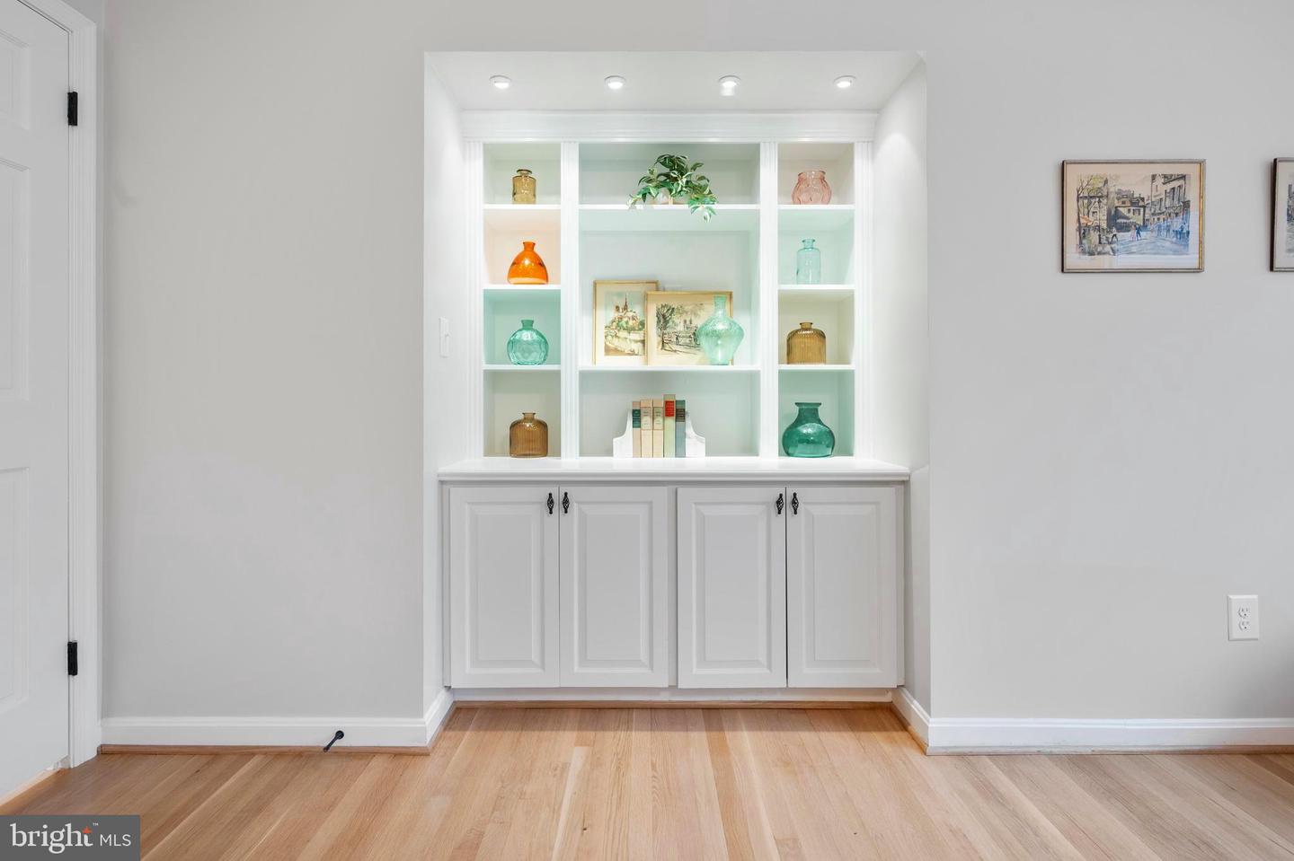 902 EMERALD DR, ALEXANDRIA, Virginia 22308, 7 Bedrooms Bedrooms, ,5 BathroomsBathrooms,Residential,For sale,902 EMERALD DR,VAFX2240884 MLS # VAFX2240884