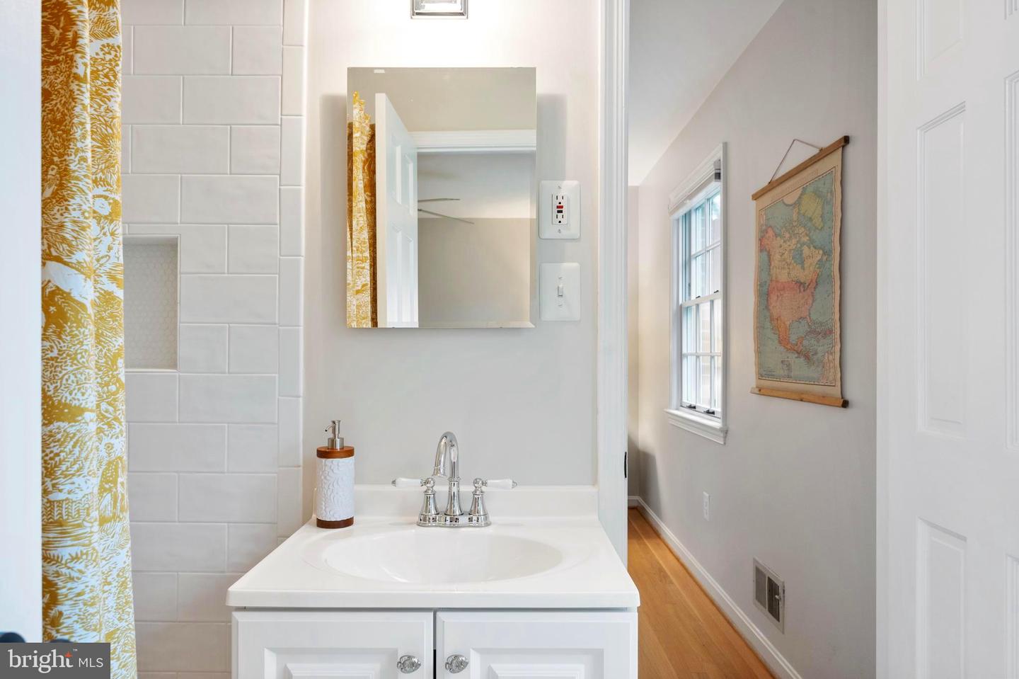 902 EMERALD DR, ALEXANDRIA, Virginia 22308, 7 Bedrooms Bedrooms, ,5 BathroomsBathrooms,Residential,For sale,902 EMERALD DR,VAFX2240884 MLS # VAFX2240884