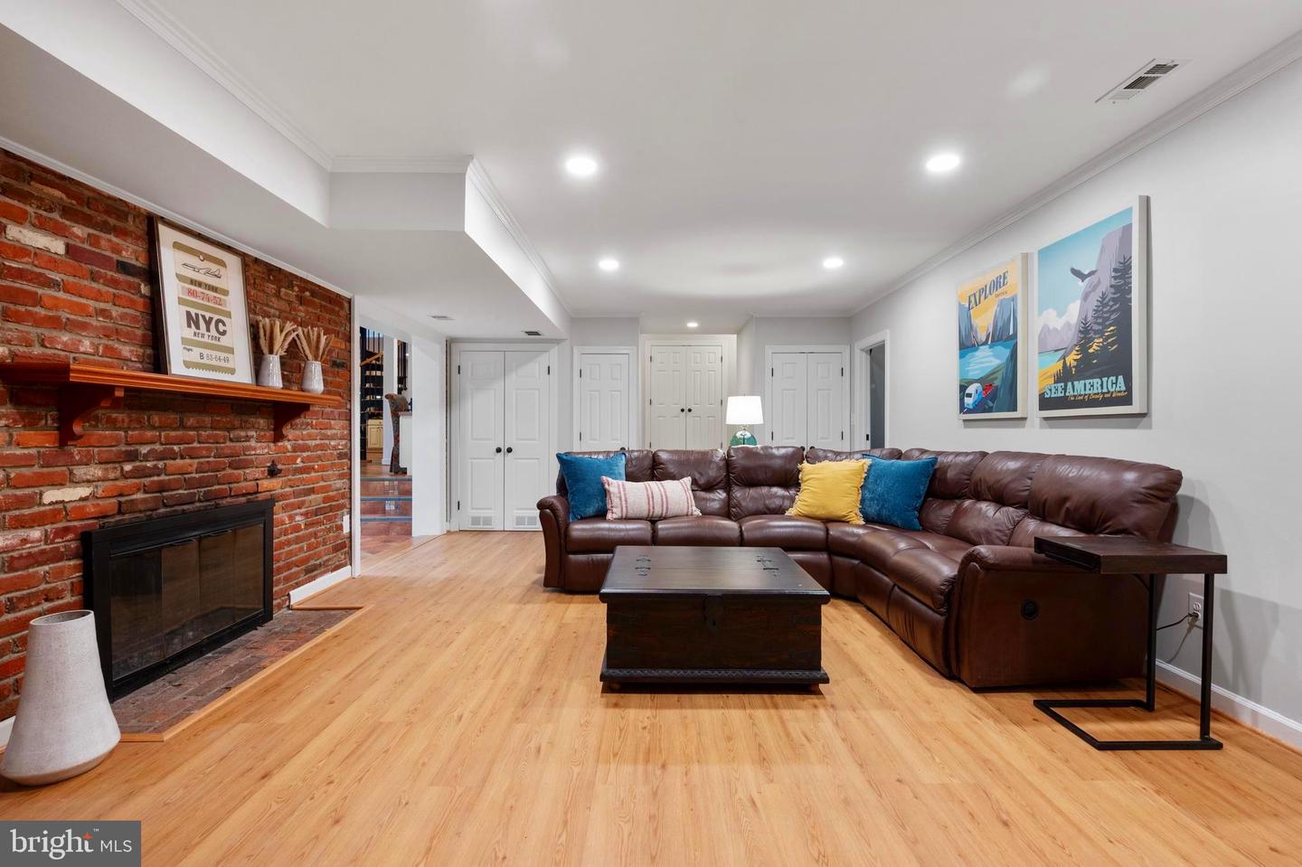 902 EMERALD DR, ALEXANDRIA, Virginia 22308, 7 Bedrooms Bedrooms, ,5 BathroomsBathrooms,Residential,For sale,902 EMERALD DR,VAFX2240884 MLS # VAFX2240884