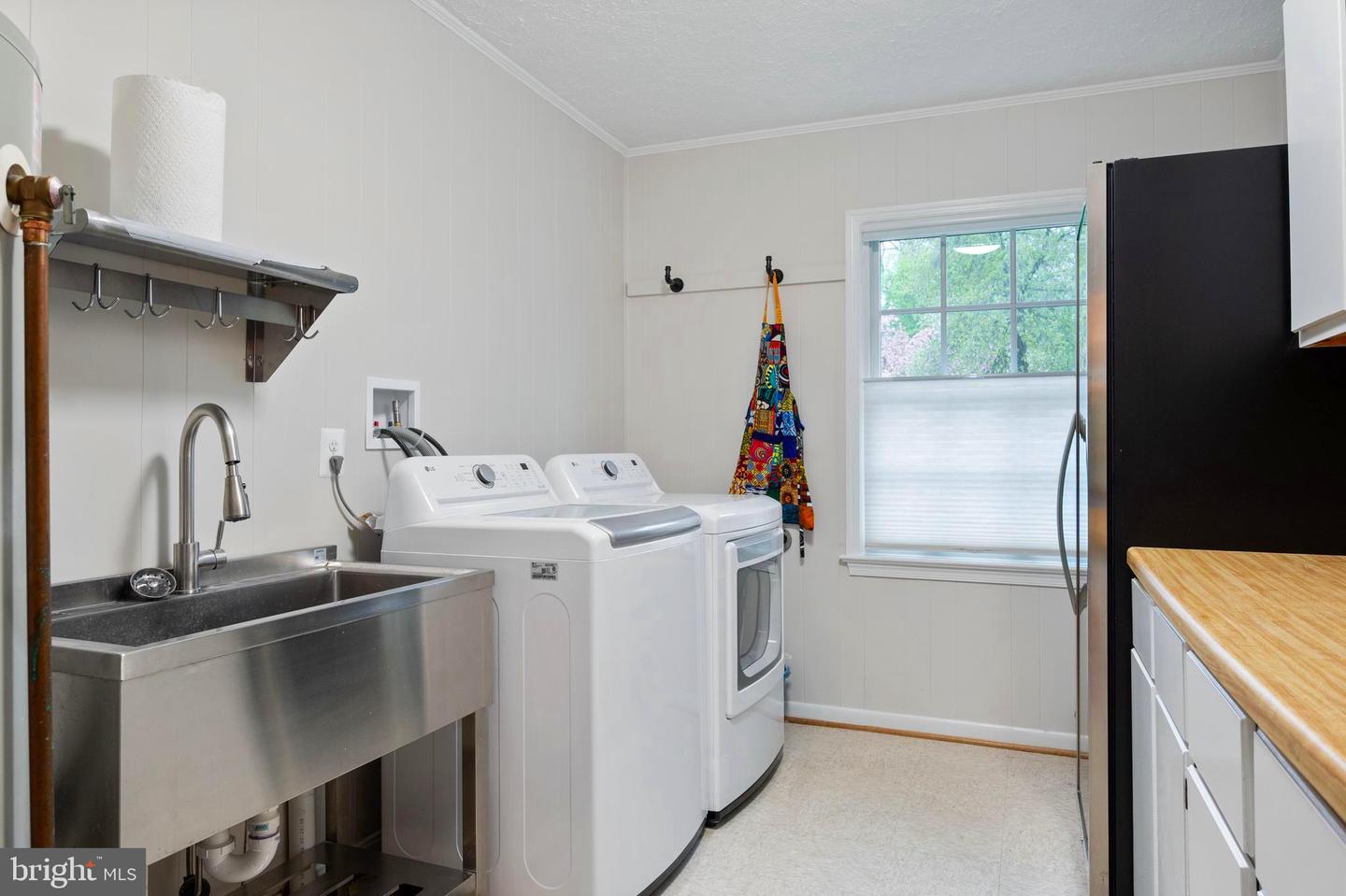 902 EMERALD DR, ALEXANDRIA, Virginia 22308, 7 Bedrooms Bedrooms, ,5 BathroomsBathrooms,Residential,For sale,902 EMERALD DR,VAFX2240884 MLS # VAFX2240884