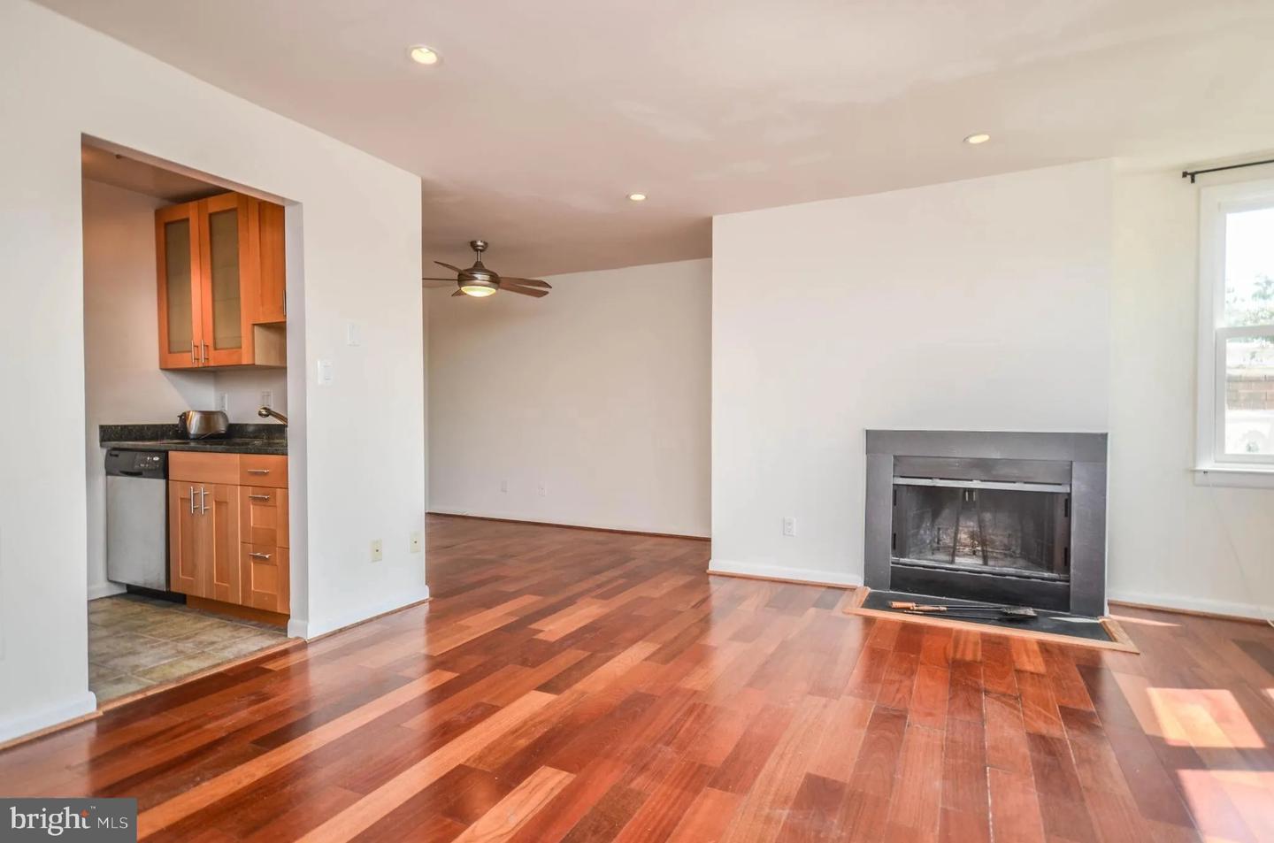 3217 WISCONSIN AVE NW #3B, WASHINGTON, District Of Columbia 20016, ,1 BathroomBathrooms,Residential,For sale,3217 WISCONSIN AVE NW #3B,DCDC2200624 MLS # DCDC2200624