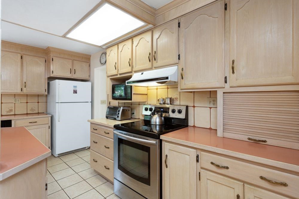 121 S CENTRAL ST, BROADWAY, Virginia 22815, 4 Bedrooms Bedrooms, ,2 BathroomsBathrooms,Residential,121 S CENTRAL ST,664535 MLS # 664535