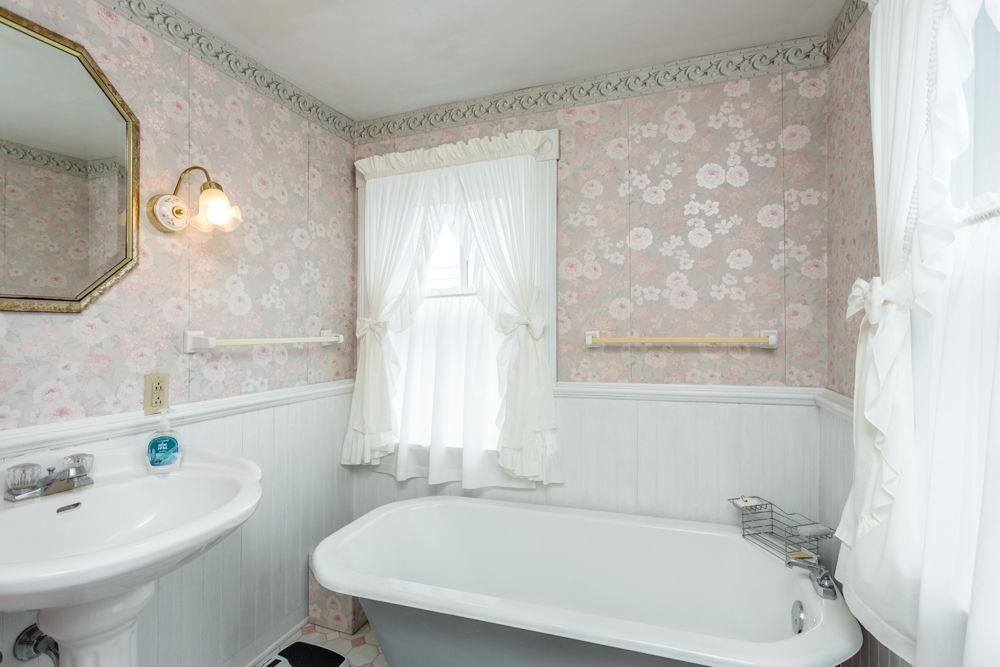 121 S CENTRAL ST, BROADWAY, Virginia 22815, 4 Bedrooms Bedrooms, ,2 BathroomsBathrooms,Residential,121 S CENTRAL ST,664535 MLS # 664535