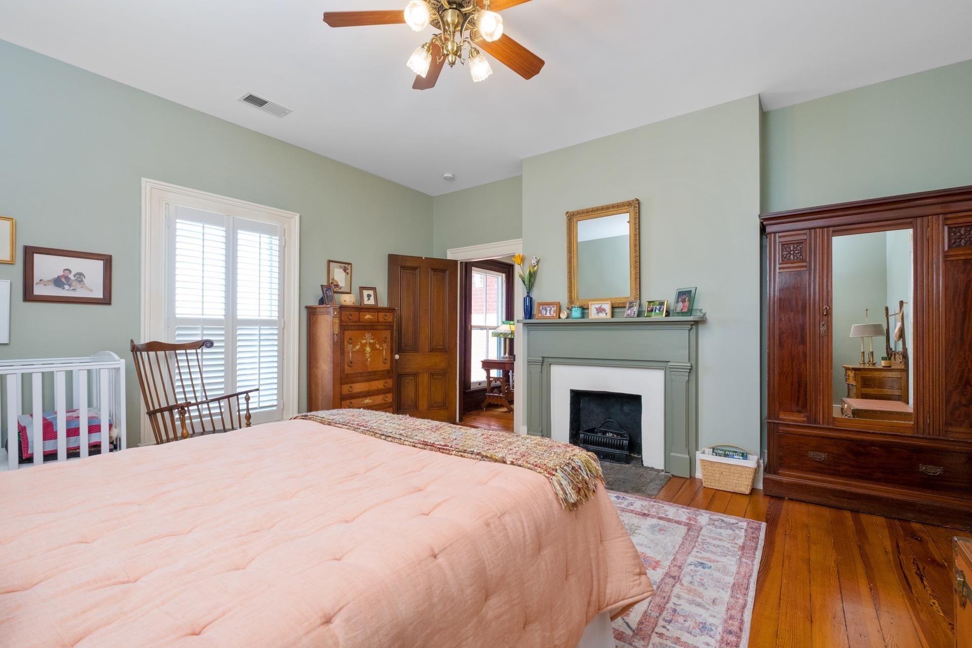 815 W BEVERLEY ST, STAUNTON, Virginia 24401, 4 Bedrooms Bedrooms, ,3 BathroomsBathrooms,Residential,815 W BEVERLEY ST,664550 MLS # 664550