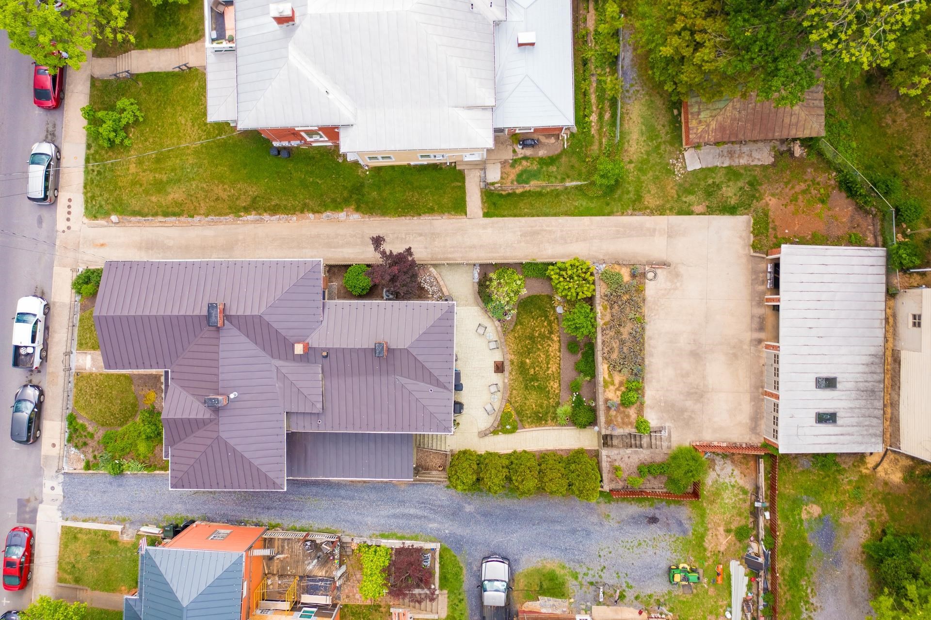 815 W BEVERLEY ST, STAUNTON, Virginia 24401, 4 Bedrooms Bedrooms, ,3 BathroomsBathrooms,Residential,815 W BEVERLEY ST,664550 MLS # 664550