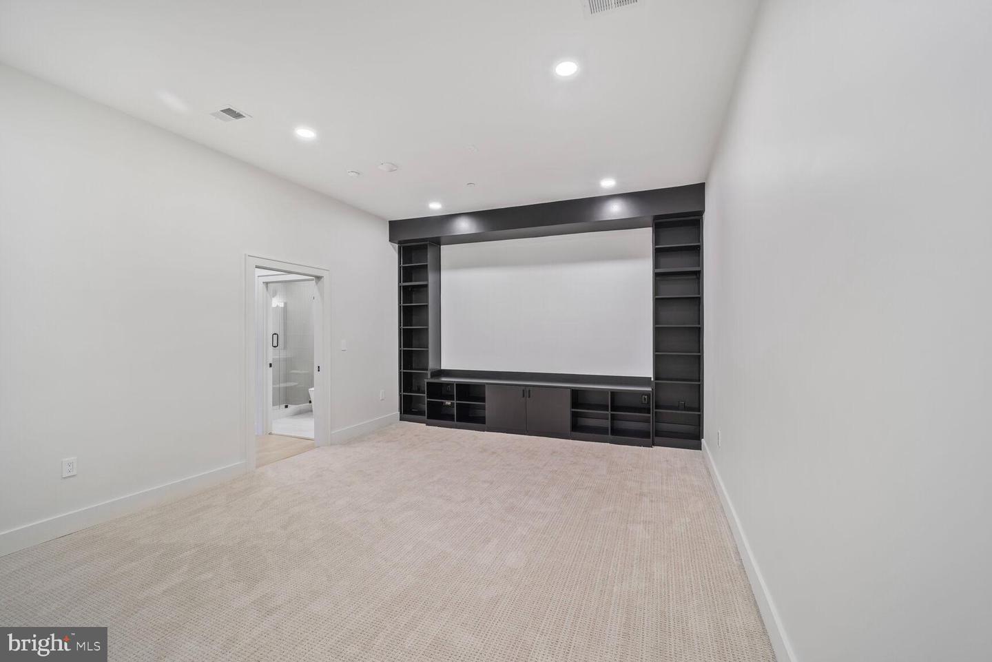 4428 ALBEMARLE ST NW, WASHINGTON, District Of Columbia 20016, 7 Bedrooms Bedrooms, ,6 BathroomsBathrooms,Residential,For sale,4428 ALBEMARLE ST NW,DCDC2156982 MLS # DCDC2156982