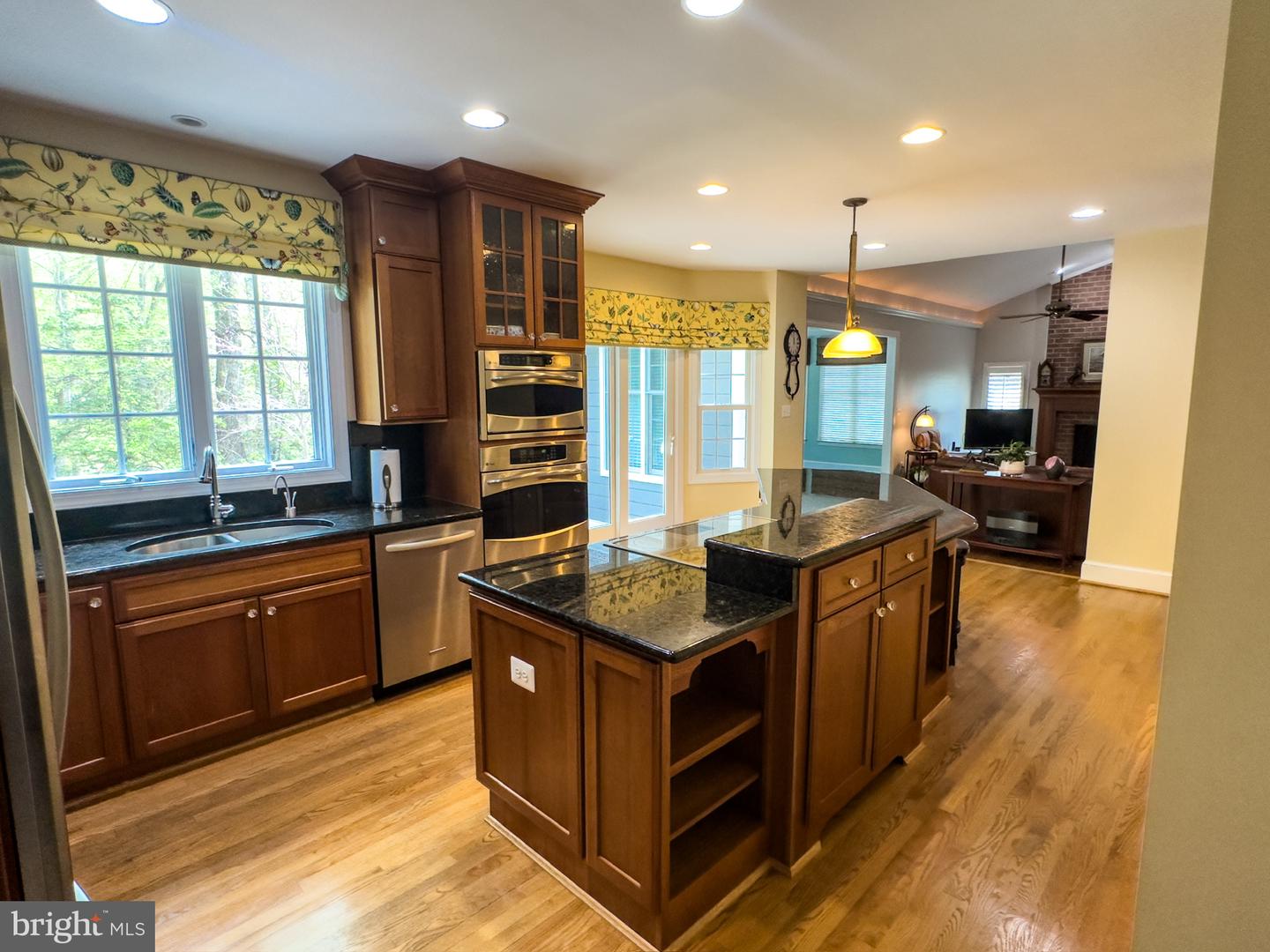 8390 SYLVAN WAY, CLIFTON, Virginia 20124, 4 Bedrooms Bedrooms, ,4 BathroomsBathrooms,Residential,For sale,8390 SYLVAN WAY,VAFX2229410 MLS # VAFX2229410