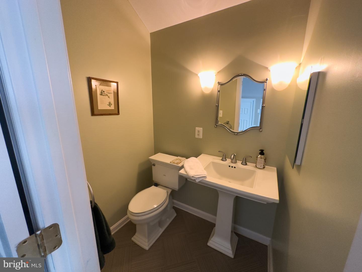 8390 SYLVAN WAY, CLIFTON, Virginia 20124, 4 Bedrooms Bedrooms, ,4 BathroomsBathrooms,Residential,For sale,8390 SYLVAN WAY,VAFX2229410 MLS # VAFX2229410