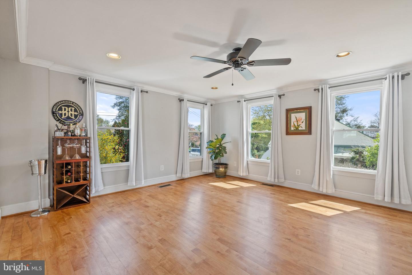 201 N 33RD ST, PURCELLVILLE, Virginia 20132, 5 Bedrooms Bedrooms, ,2 BathroomsBathrooms,Residential,For sale,201 N 33RD ST,VALO2092884 MLS # VALO2092884