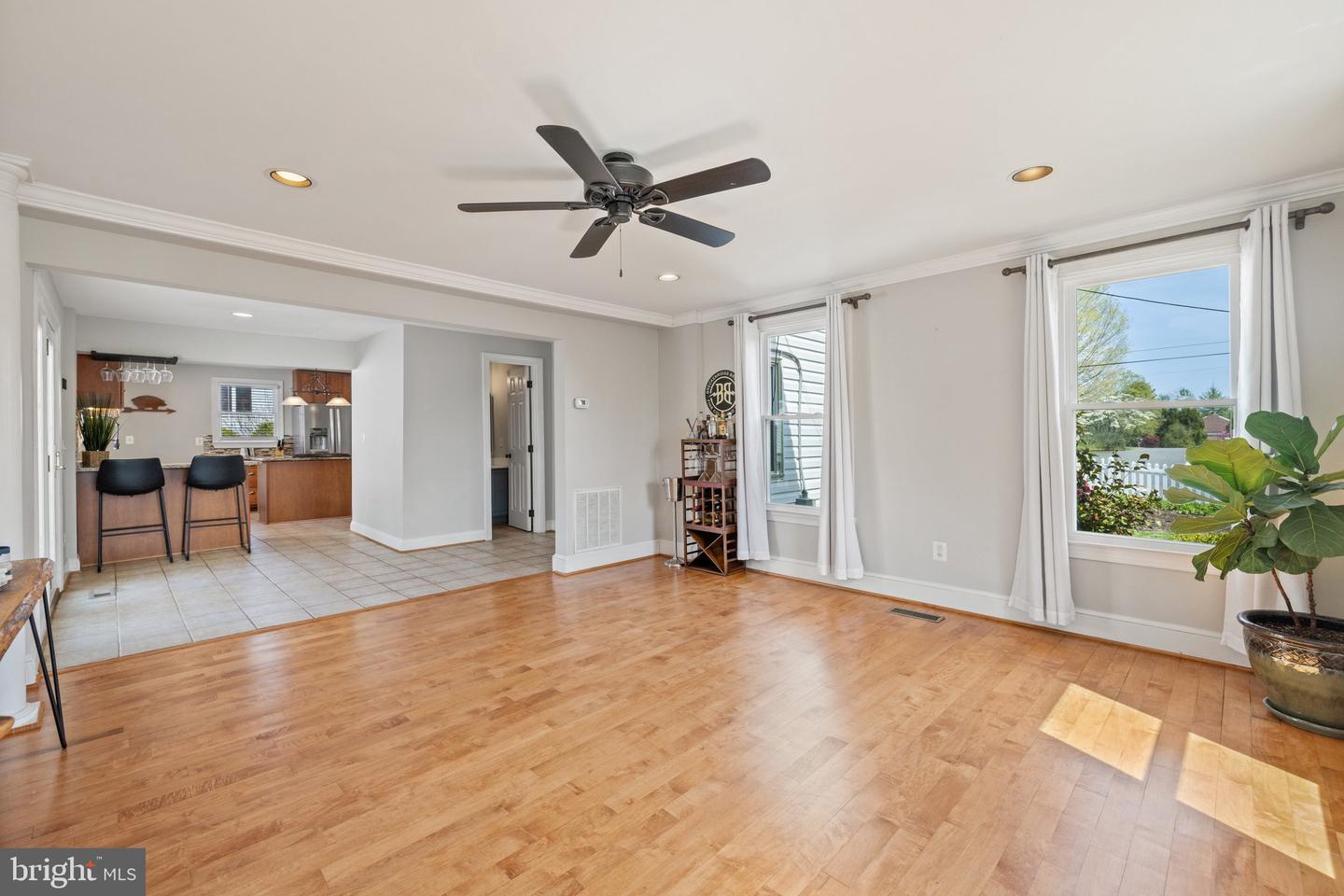 201 N 33RD ST, PURCELLVILLE, Virginia 20132, 5 Bedrooms Bedrooms, ,2 BathroomsBathrooms,Residential,For sale,201 N 33RD ST,VALO2092884 MLS # VALO2092884