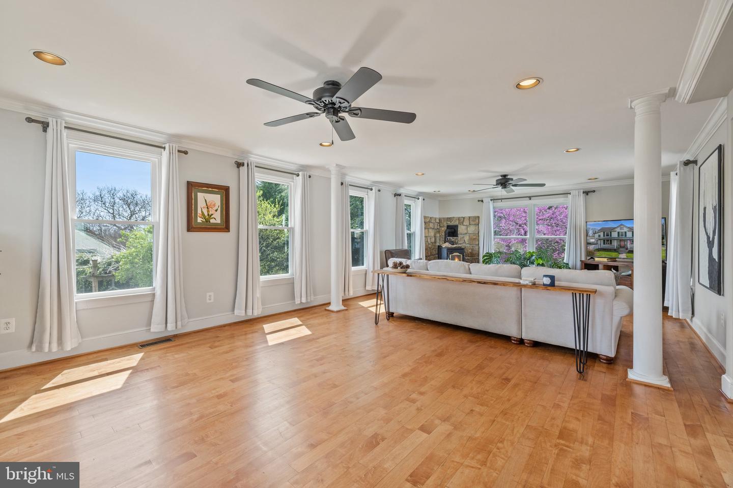 201 N 33RD ST, PURCELLVILLE, Virginia 20132, 5 Bedrooms Bedrooms, ,2 BathroomsBathrooms,Residential,For sale,201 N 33RD ST,VALO2092884 MLS # VALO2092884