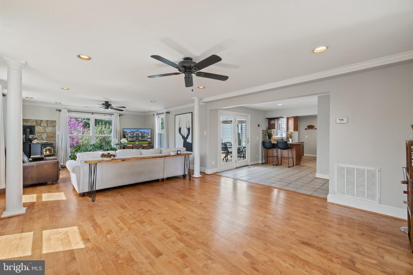201 N 33RD ST, PURCELLVILLE, Virginia 20132, 5 Bedrooms Bedrooms, ,2 BathroomsBathrooms,Residential,For sale,201 N 33RD ST,VALO2092884 MLS # VALO2092884