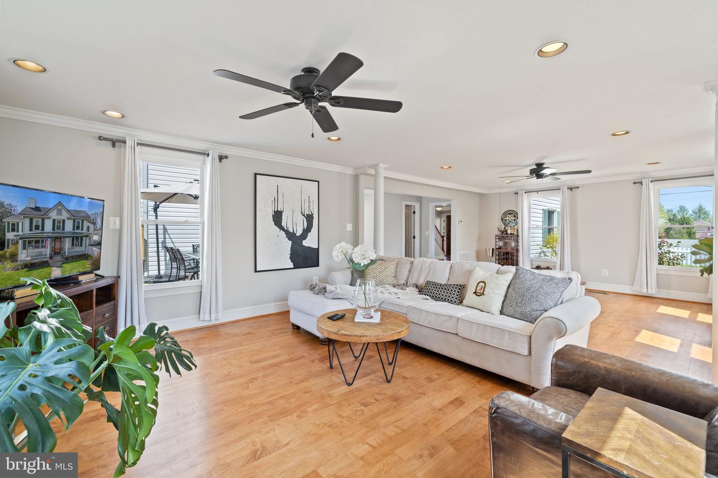 201 N 33RD ST, PURCELLVILLE, Virginia 20132, 5 Bedrooms Bedrooms, ,2 BathroomsBathrooms,Residential,For sale,201 N 33RD ST,VALO2092884 MLS # VALO2092884