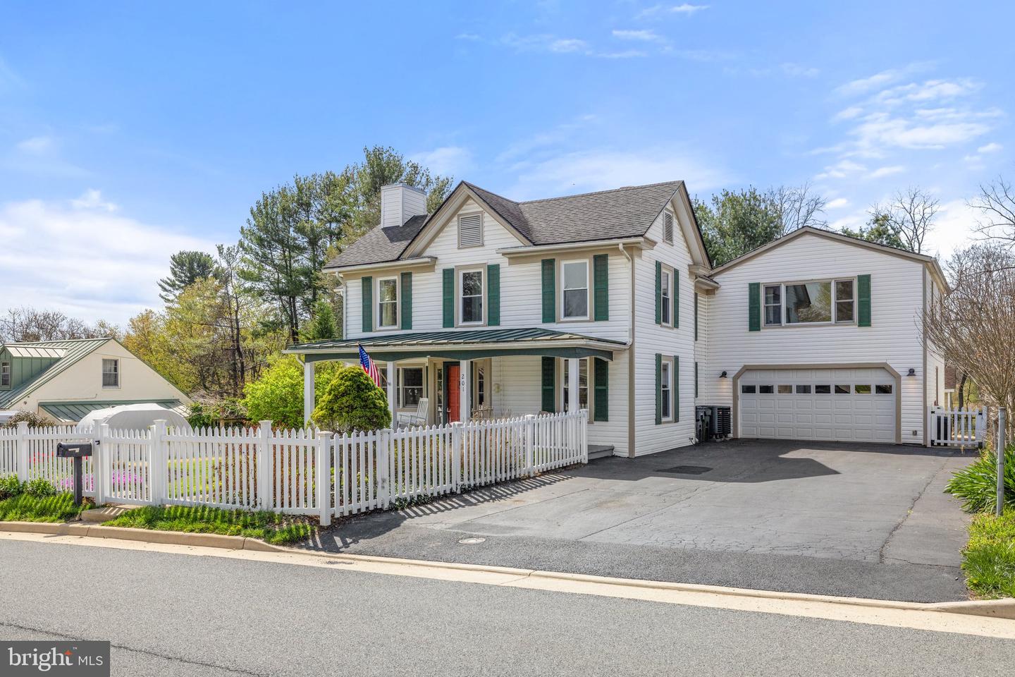 201 N 33RD ST, PURCELLVILLE, Virginia 20132, 5 Bedrooms Bedrooms, ,2 BathroomsBathrooms,Residential,For sale,201 N 33RD ST,VALO2092884 MLS # VALO2092884